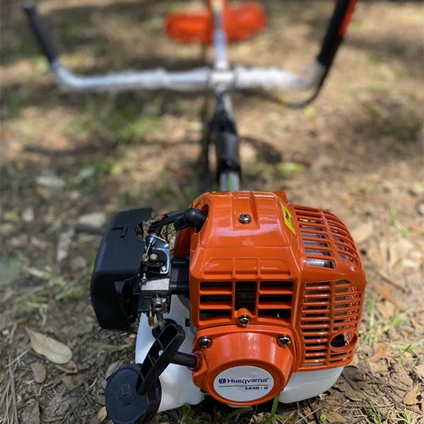 Guadaña Husqvarna 143 R II Profesional + GRATIS Aceite Motor 2T