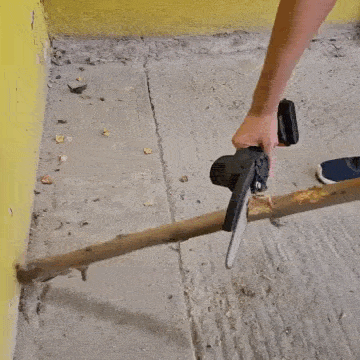 Mini Motosierra Inalámbrica 4" Con Potencia 24V y Operación a Una Mano
